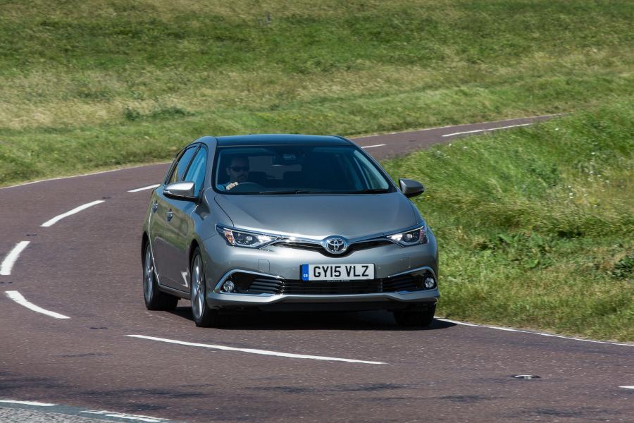  Toyota Auris 2015 года  (UK) (фото 23 из 43)